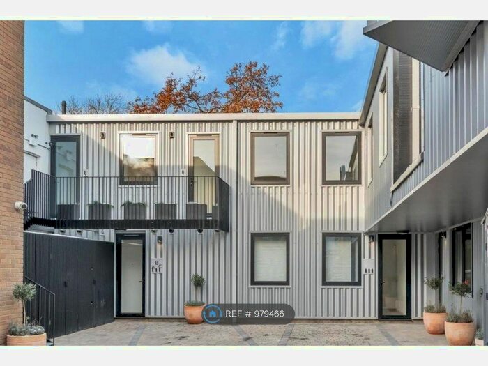 2 Bedroom Flat To Rent In Ravenscroft Road, London, BR3