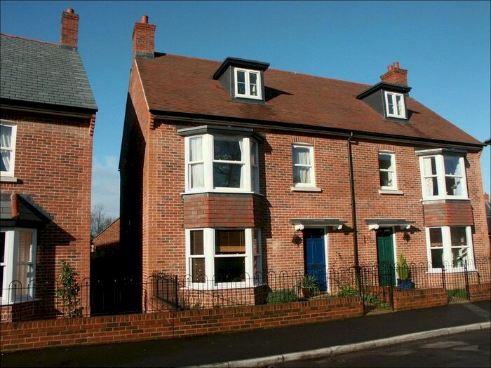 3 Bedroom Semi-Detached House To Rent In Pymore Road, Bridport, DT6