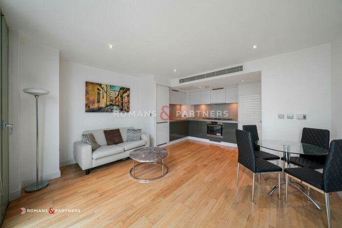 1 Bedroom Apartment To Rent In Landmark East, Canary Wharf, E14