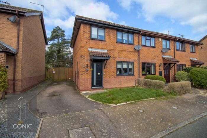 3 Bedroom Semi-Detached House For Sale In Coopers Close, Taverham, Norwich, NR8