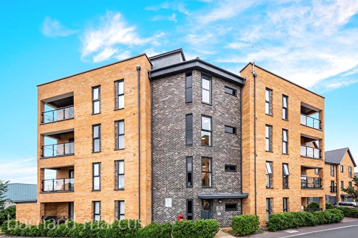 2 Bedroom Flat For Sale In Tala Close, Surbiton, KT6