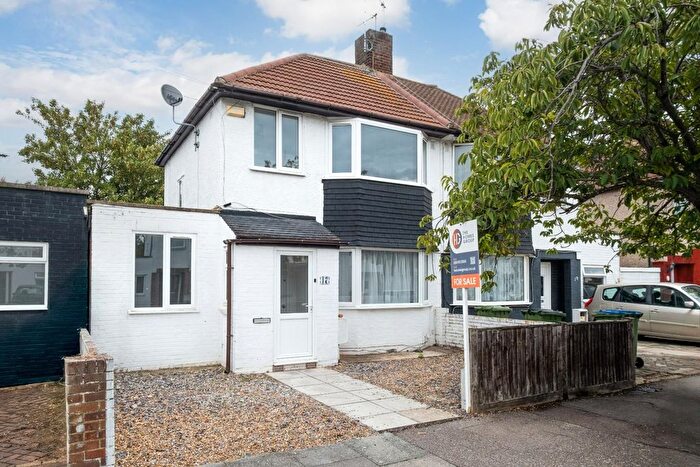 3 Bedroom Semi-Detached House For Sale In Bracondale Road, Abbeywood, London, SE2