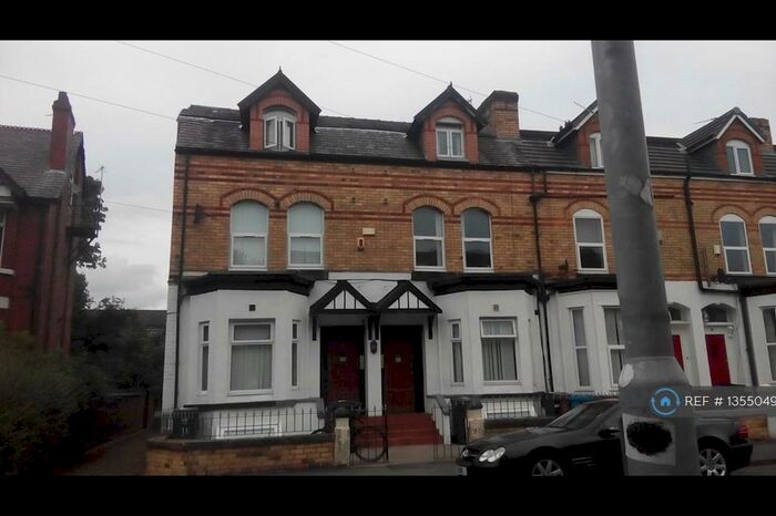 3 Bedroom Flat To Rent In Granville Road, Manchester, M14