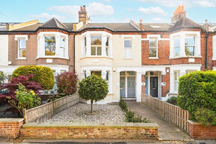3 Bedroom Flat For Sale In Trinity Road, Wimbledon, SW19