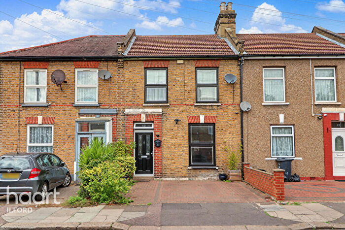 3 Bedroom Terraced House For Sale In Grange Road, Ilford, IG1