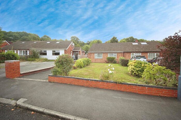 2 Bedroom Bungalow For Sale In Castle Close, Henley-in-Arden, Warwickshire, B95