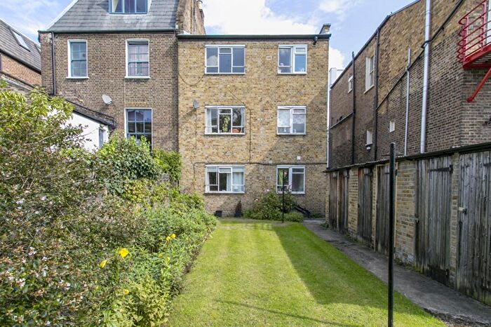 Studio To Rent In Rochester Terrace, Camden, NW1