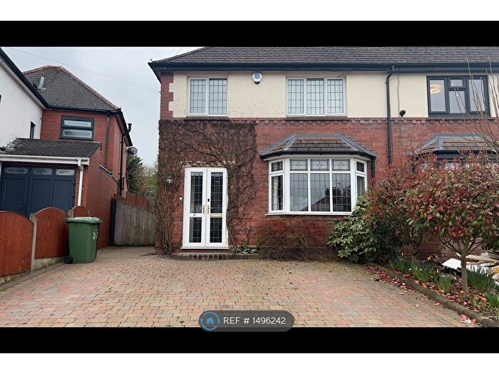 3 Bedroom Semi-Detached House To Rent In Daisybank Crescent, Walsall, WS5