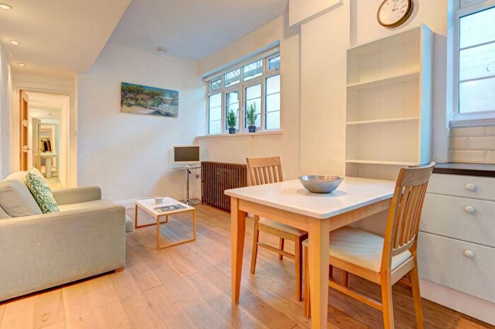 2 Bedroom Flat For Sale In Chatsworth Court, Pembroke Road, London, W8
