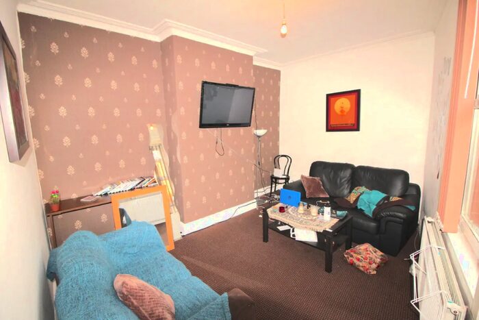 3 Bedroom Terraced House To Rent In Royal Park Road, Leeds, West Yorkshire, LS6