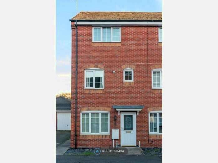 3 Bedroom End Of Terrace House To Rent In Barker Round Way, Burton-On-Trent, DE14