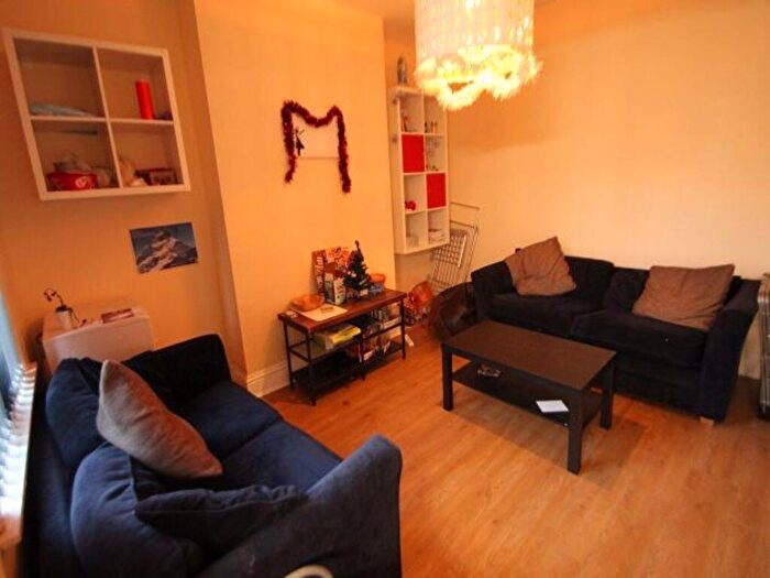 6 Bedroom House To Rent In Norwood Terrace, Leeds, LS6