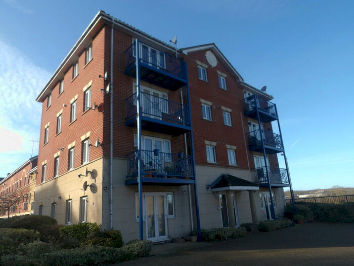 2 Bedroom Apartment To Rent In Applecross Close, Rochester Esplanade, ME1