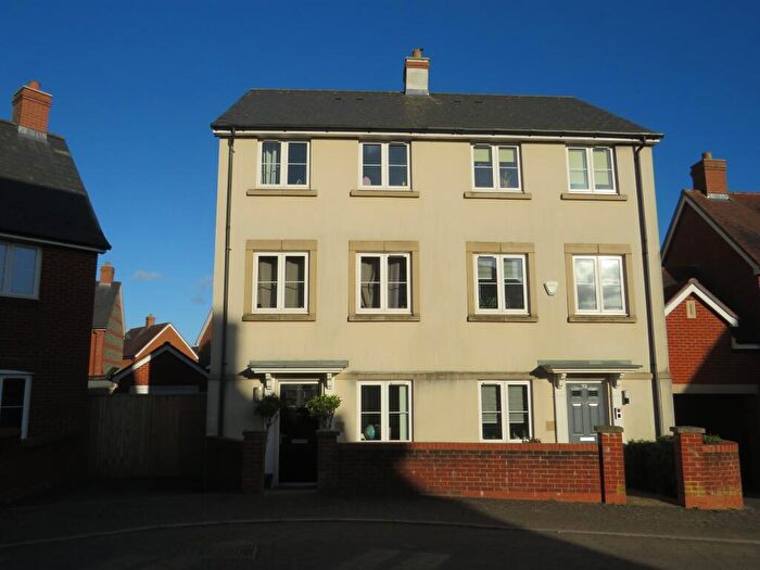 4 Bedroom Town House For Sale In Holloway Close, Amesbury, Salisbury, SP4