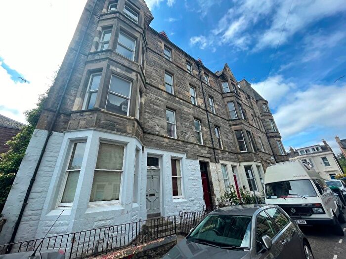 4 Bedroom Flat To Rent In Upper Gilmore Place, Bruntsfield, Edinburgh, EH3
