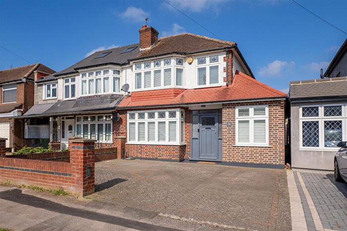 4 Bedroom Semi-Detached House For Sale In Henley Avenue, Cheam, Sutton, SM3