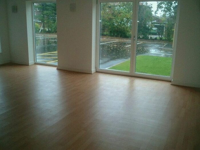 2 Bedroom Flat To Rent In Holm Lane, Prenton CH43