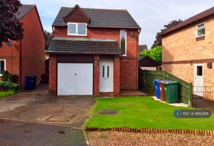3 Bedroom Detached House To Rent In Spindleside, Bicester, OX26