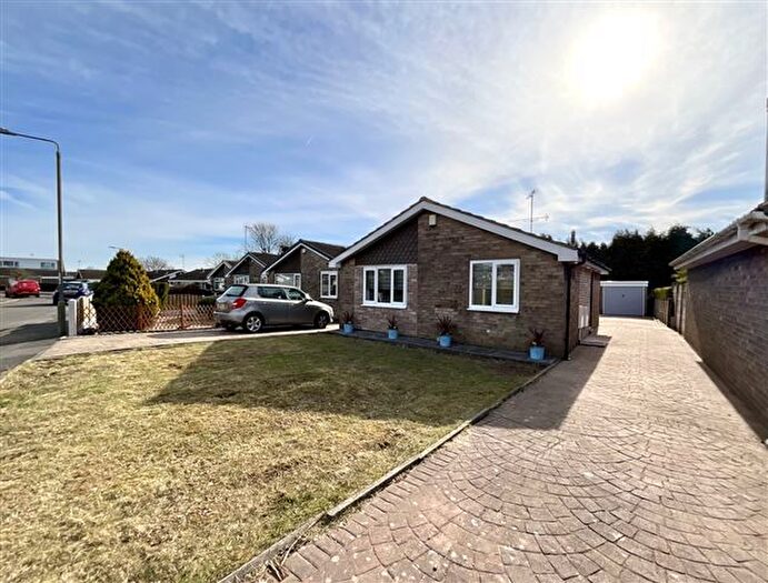 2 Bedroom Bungalow To Rent In Devonshire Way, Clowne, Chesterfield, S43