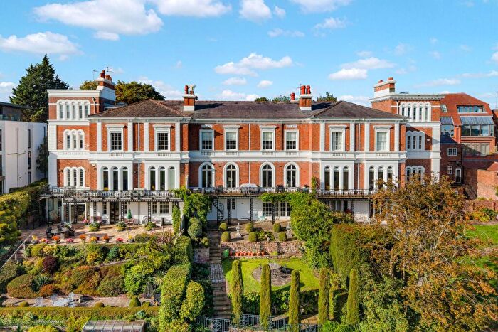 3 Bedroom Flat For Sale In Victorian Character, Riverside Views And City Living Within Walking Distance, CH3