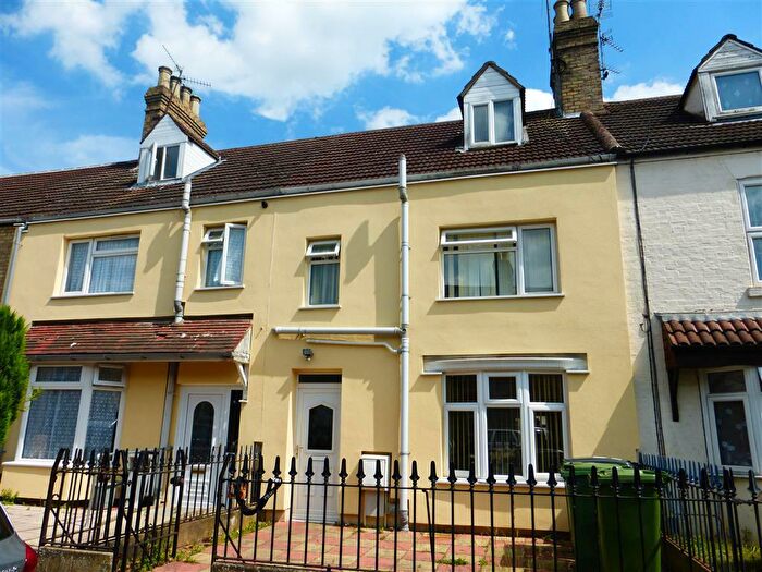 4 Bedroom House To Rent In Henry Street, Peterborough, PE1