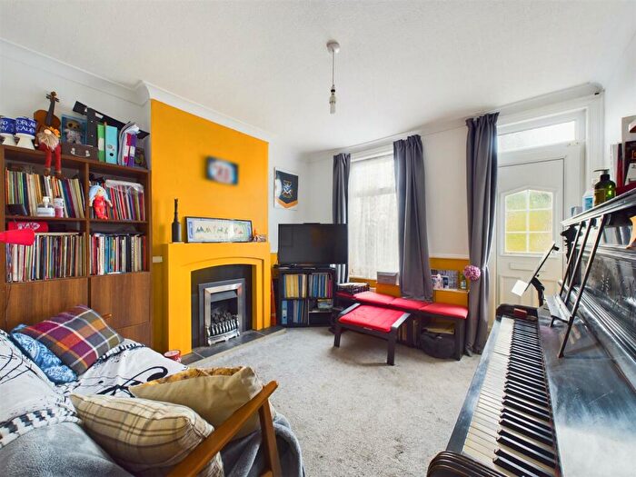 2 Bedroom End Of Terrace House For Sale In Bestwood Road, Nottingham, NG6
