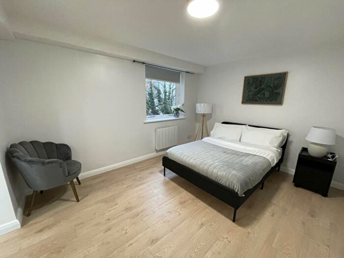 2 Bedroom Flat To Rent In Felixstowe Court, London, E16