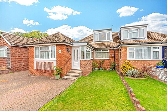 3 Bedroom Bungalow For Sale In Weymead Close, Chertsey, KT16