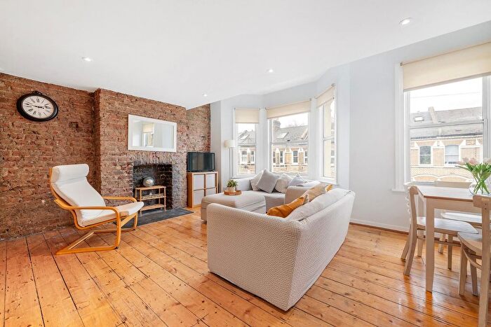 3 Bedroom Flat For Sale In Ballater Road, SW2
