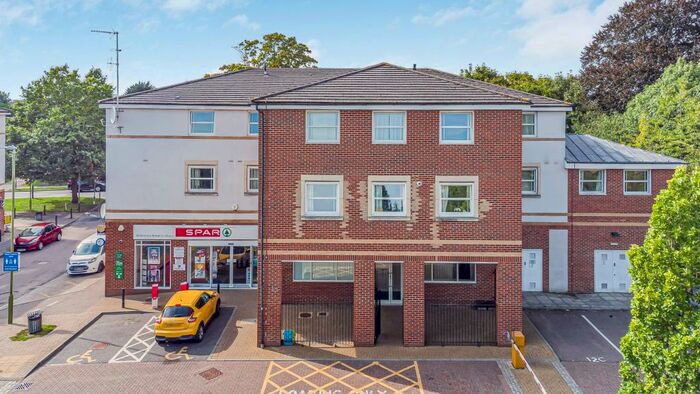 2 Bedroom Flat To Rent In Russet Drive, St Albans, AL4