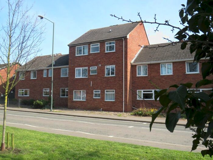 2 Bedroom Flat To Rent In Heather Close, Southam, CV47