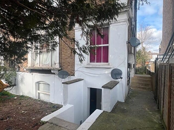 2 Bedroom Flat To Rent In St. James's Road, Croydon, CR0