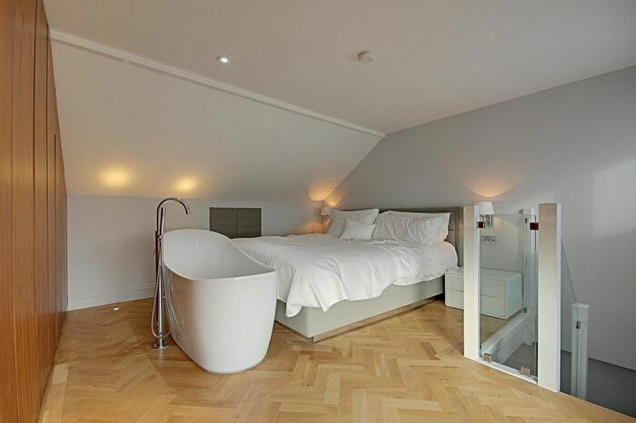 2 Bedroom Flat To Rent In Leopold Road, London, N18