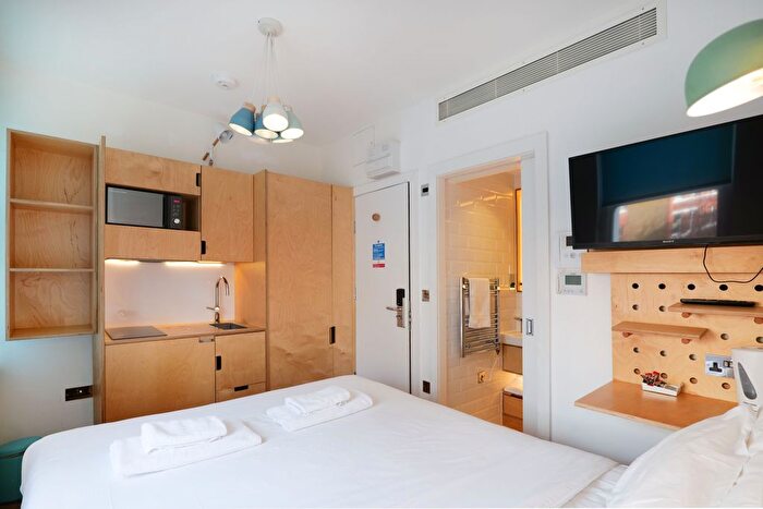 Studio To Rent In Philbeach Gardens, Earls Court, London, SW5