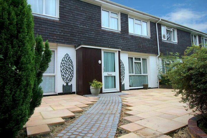 4 Bedroom End Of Terrace House To Rent In Teesdale, Crawley, RH11