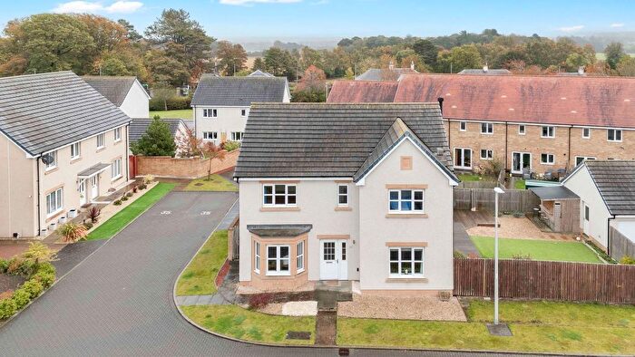 5 Bedroom Detached House For Sale In Kinlouch Crescent, Rosewell, EH24