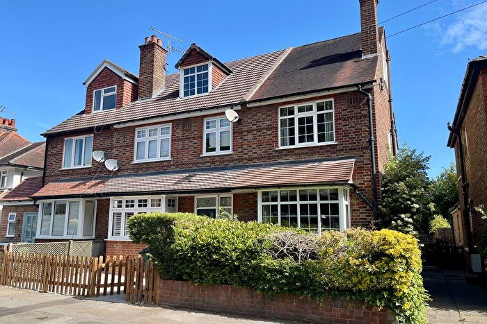 3 Bedroom Semi-Detached House For Sale In Common Road, Claygate, KT10