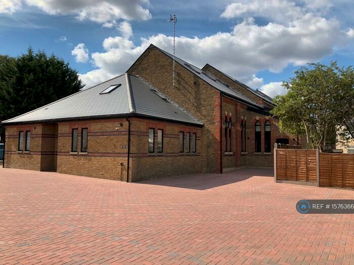 2 Bedroom Maisonette To Rent In Old Church House, Rainham, Gillingham, ME8