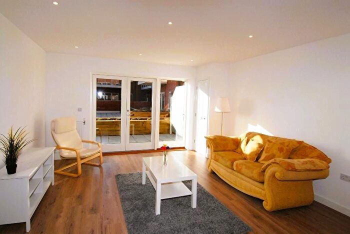 1 Bedroom Flat To Rent In Kingston Road, Wimbledon Chase, SW20