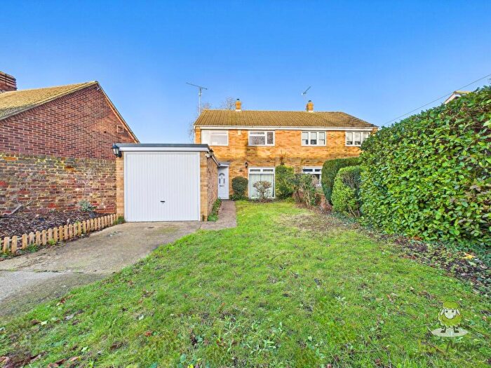 3 Bedroom Semi-Detached House For Sale In Spacious & Versatile Home - Conservation Area, ME7