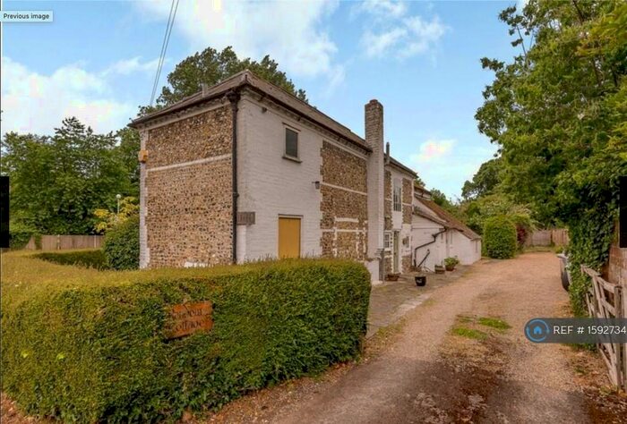 Studio To Rent In Salthill Road, Chichester, PO19