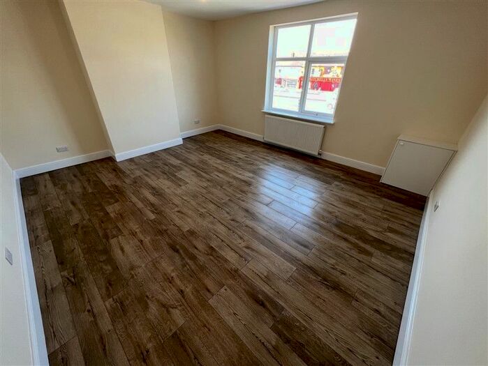 2 Bedroom Flat To Rent In Meadowhead, Sheffield, S8