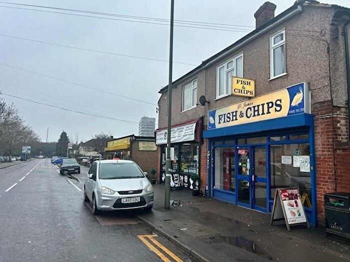 2 Bedroom Flat To Rent In Vicarage Road, Sunbury-On-Thames, TW16