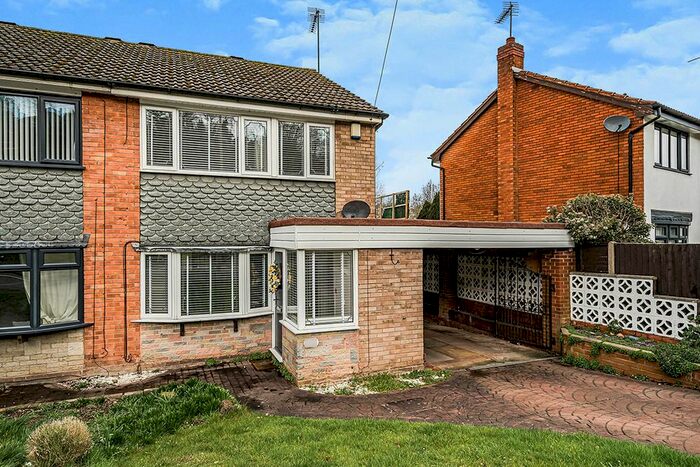 3 Bedroom Semi-Detached House To Rent In Northway, Dudley, West Midlands, DY3