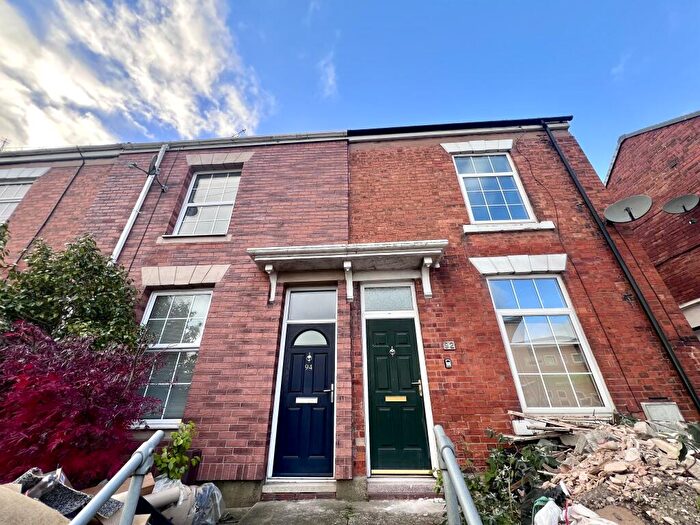 3 Bedroom House To Rent In King Street, Alfreton, DE55