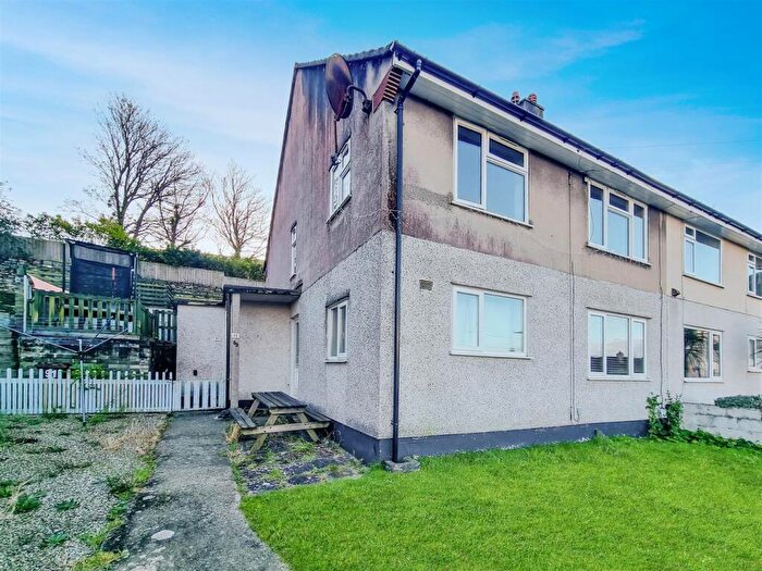 2 Bedroom Flat For Sale In South Hill, Hooe, Plymouth, PL9