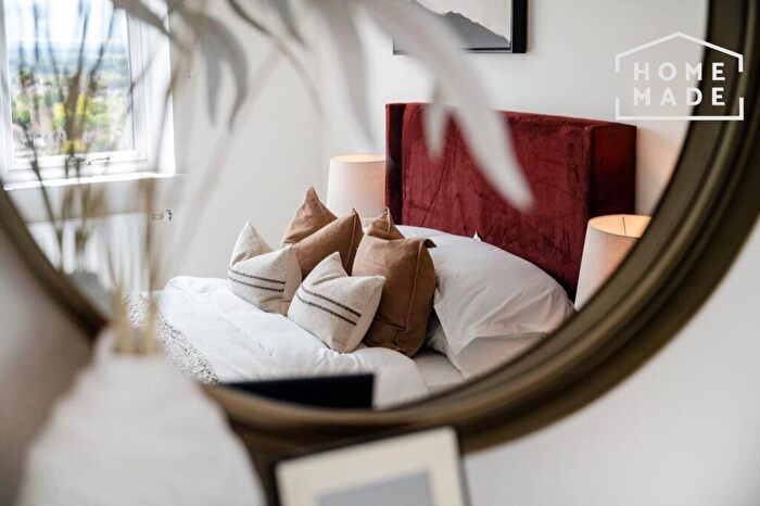 1 Bedroom Flat To Rent In River View, TW18