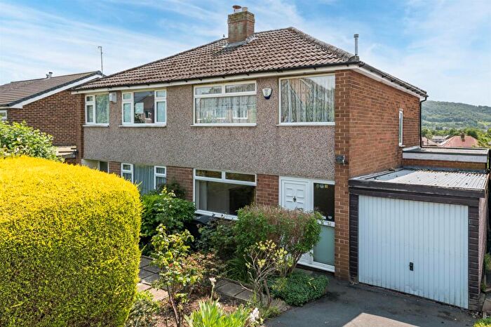 3 Bedroom Semi-Detached House For Sale In The Gills, Otley, LS21