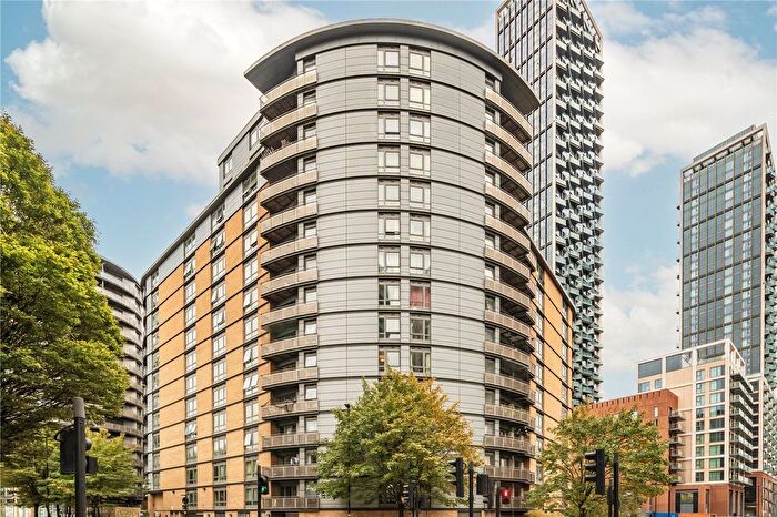 2 Bedroom Flat For Sale In Victoria Road, London, W3