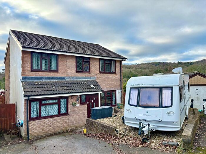 4 Bedroom Detached House For Sale In Bryn Derwen, Pontardawe, Swansea., SA8